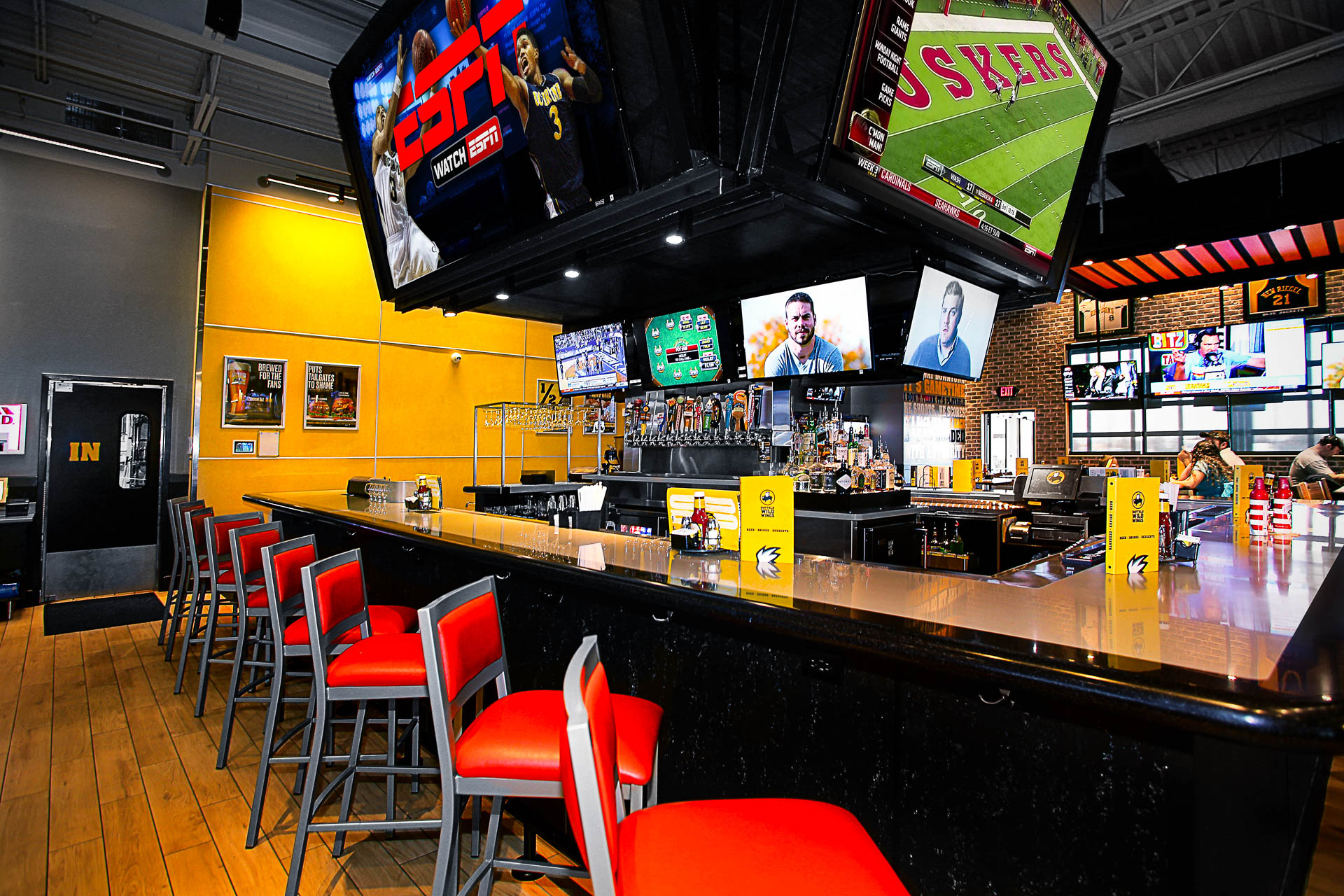 buffalo wild wings north chicago
